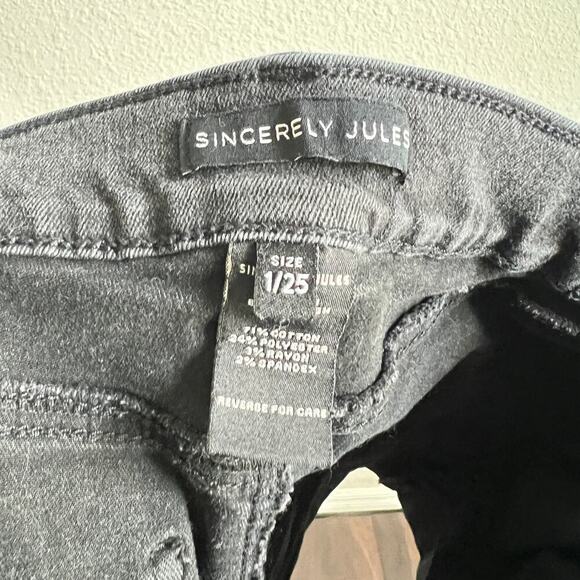 Sincerely Jules Black High Rise Denim Shorts Women's 1/25 Cuffed Jorts Stretch - Picture 3 of 3